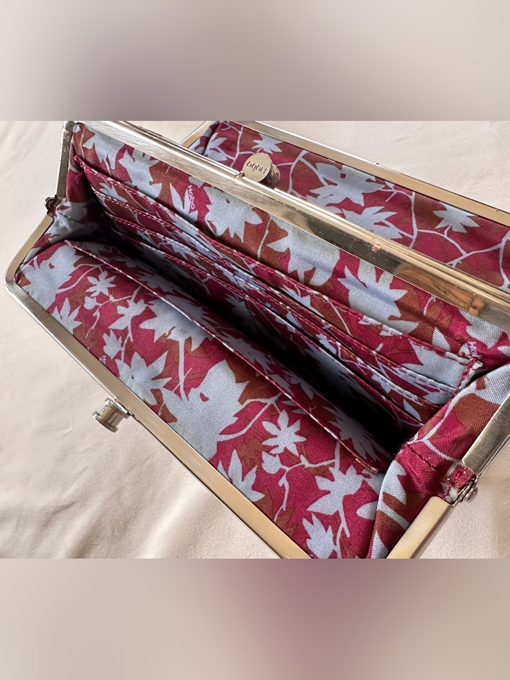 HOBO Lauren Berry Vintage Leather Double Frame Clutch/Wallet - Picture 9 of 10